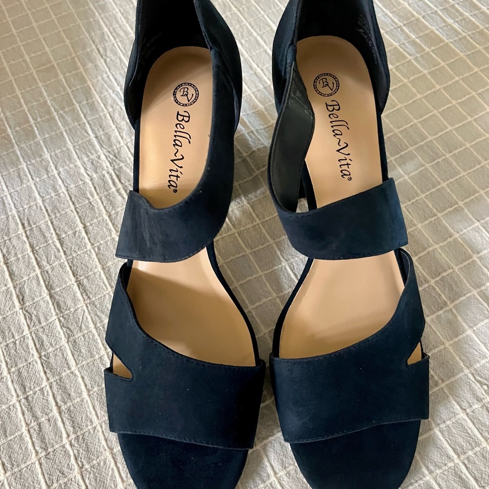 Navy Suede Bella Vita Shoes - NIB